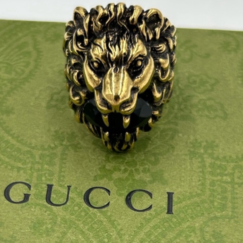 Men's Gucci Iconic Lionhead ring size 10.